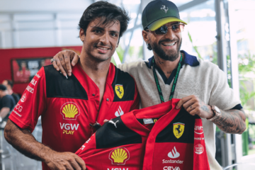Ferrari-Pilot Sainz verletzt sich bei Wohltätigkeitsrennen Titel